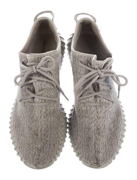 Yeezy Boost 350 Sneakers - Shoes - WYEEZ20133 | The RealReal