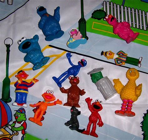 Sesame Street Play Mat and 13 Figures | #1957558649