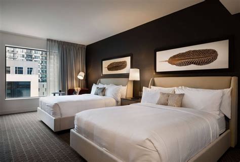 Elliot Park Hotel Rooms - Deluxe Queen | Downtown Minneapolis Hotels