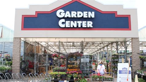 Pick Up a Free Gardening Kit at Lowe's Every Week in April