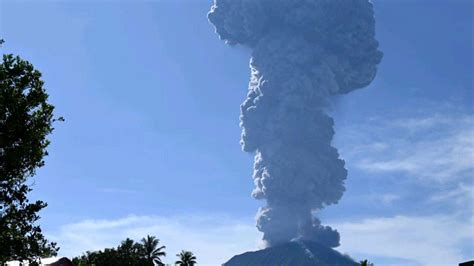 Indonesia's Mount Ibu volcano erupts, authorities prepare to evacuate thousands | Fox News