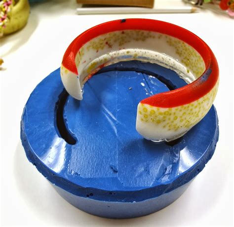 Resin Crafts: How to Make and then Use a Silicone Rubber Mold!