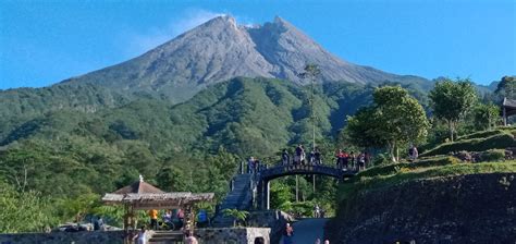 Status Siaga Gunung Merapi, Pemerintah Tutup 4 Wisata di Sleman dan ...