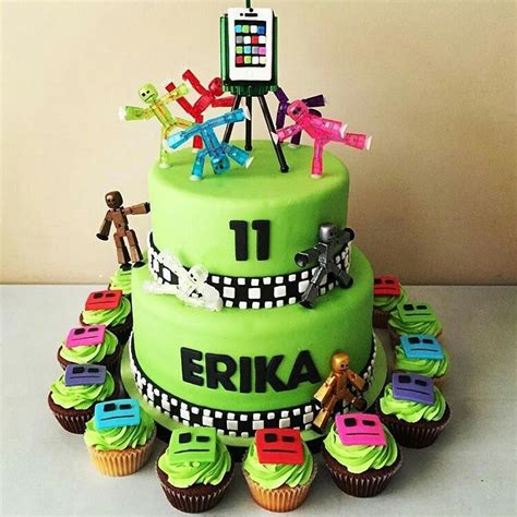 Stikbot cake | Childrens birthday cakes, Roblox birthday cake, Roblox cake
