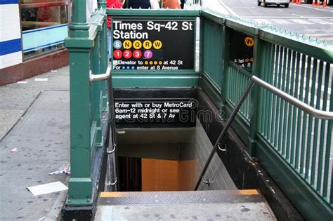 Riding the Metro Train – 2023 NYC Publishing Field School