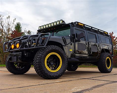 Custom 2006 Hummer H1 Alpha Is a Gas-Guzzling Dinosaur Running on ...