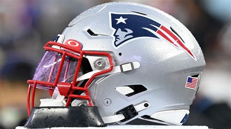 Report: Patriots likely to take 'big swing' at 1 free agent WR