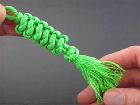 How to Make An Emperor's Snake Knot (Key Fob) by TIAT - YouTube | Snake ...