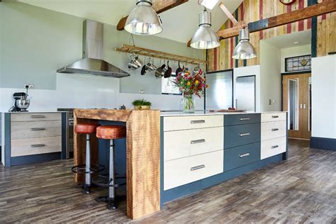 Slab-style kitchen cabinets: an inspiration gallery