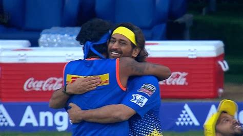 Hardik Pandya shares heartwarming hug with MS Dhoni before MI vs CSK clash in IPL 2024, video ...