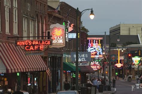 Guide to the Bars and Clubs on Beale Street in Memphis