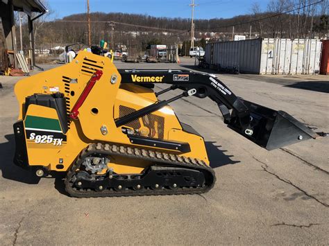 Mini Skid Steer Loader 925LBs | General Rental Center