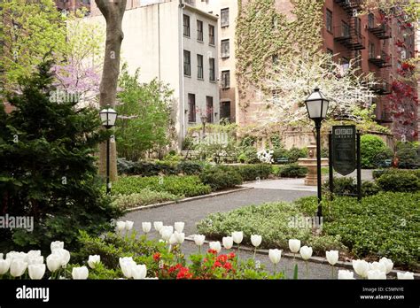 Tudor City Garden Park, Midtown, NYC Stock Photo - Alamy