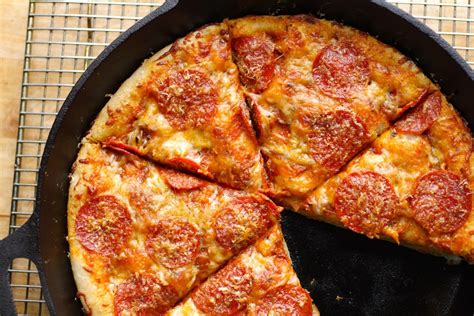 Cast-Iron Skillet Pizza Recipe | The Hungry Hutch