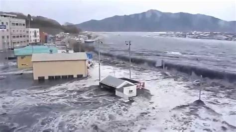 Stabalized - Tsunami, Japan 2011 - Water Crashes Over Sea Wall - YouTube