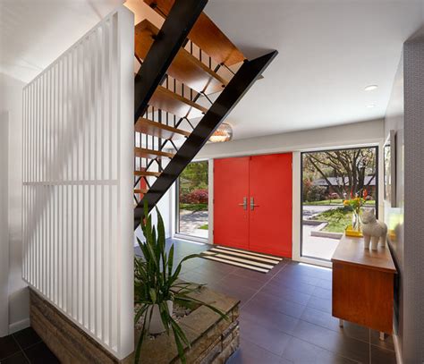 Houzz Tour: Saving a ‘Brady Bunch’ Staircase in a Midcentury Remodel