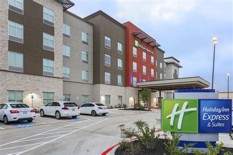 Holiday Inn Express & Suites Houston SE- Tourist Class Houston, TX ...