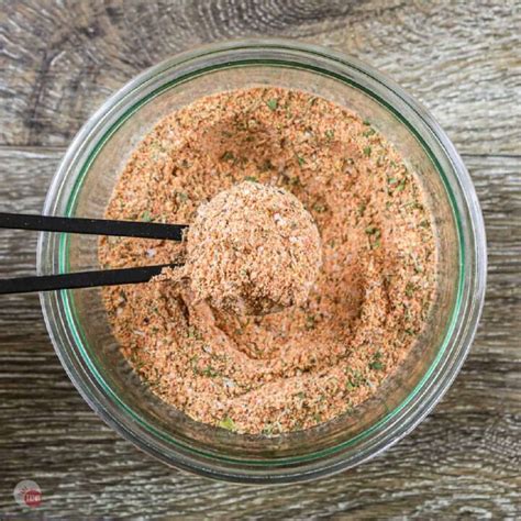 THE BEST CHICKEN SEASONING {Super Easy} - Homemade & Delicious