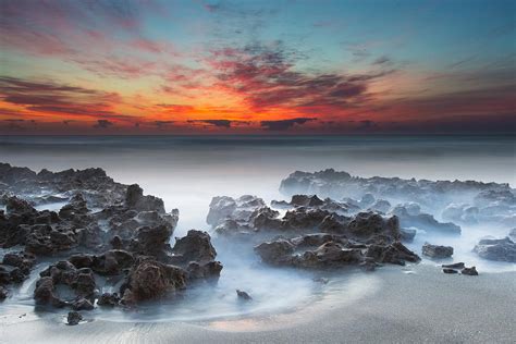 Sunrise At Blowing Rocks Preserve Photograph by Andres Leon