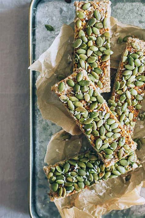 Energizing Pumpkin Seed Granola Bars | Hello Veggie