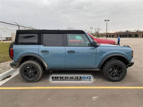 Black Diamond 4-Door Bronco in Area 51 + Soft Top Spotted in Allen Park ...