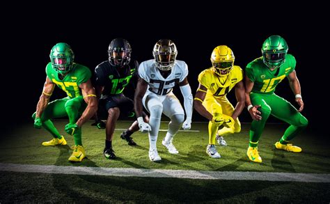 Oregon Football Unveils New Round Of Sick Uniforms For 2018-2019 Season (PICS)