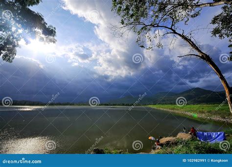 Peaceful lake editorial photo. Image of path, nature - 102982991