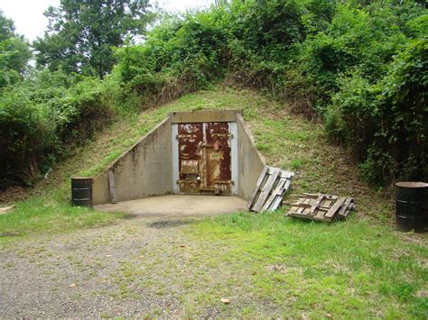 Lol!! ZOMBIE SURVIVAL LOCATIONS - Bunkers - Advantages: Highly defensible; Low visibility to ...