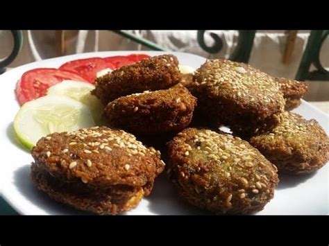 Egyptian Falafel - Ta'meya االفلافل المصري - الطعمية - YouTube