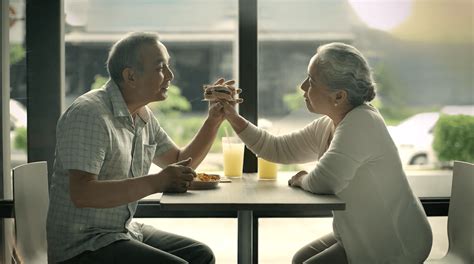 Kwentong Jollibee: New Jollibee Ads showing lasting Love affair with ...