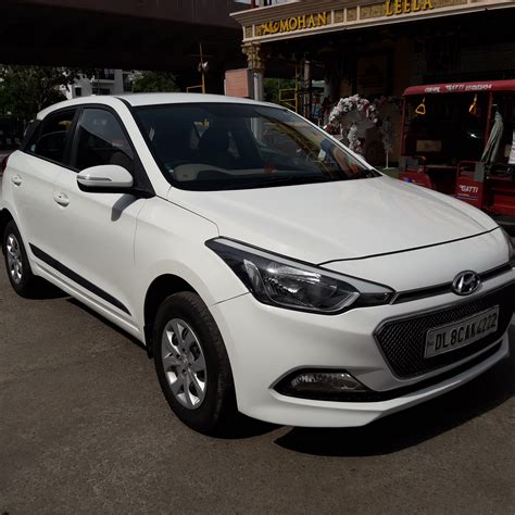 Hyundai I20 Sportz 1.2 Bs Iv - Mahindra First Choice