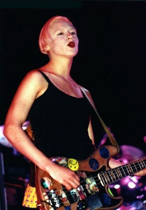 D'arcy Wretzky | Female bassist, Female bass players, D'arcy wretzky