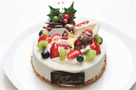 Christmas in Japan: Where Santa, Cake, and Chicken Collide | Let's experience Japan