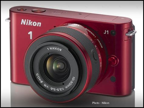 Man Behind Lens: Is Nikon 1 V1 the one?