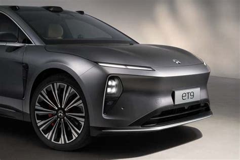 Nio ET9 Flagship Sedan: Super Fast Charging, Drive-By-Wire