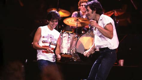 Courteney Cox in 1984, on stage with Bruce Springsteen in Dancing in ...