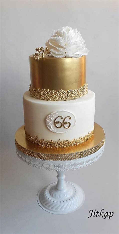 Golden birthday cake - Decorated Cake by Jitkap - CakesDecor