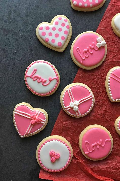 The Cutest Cookie Decorating Tips for Valentine's Day | Foodal