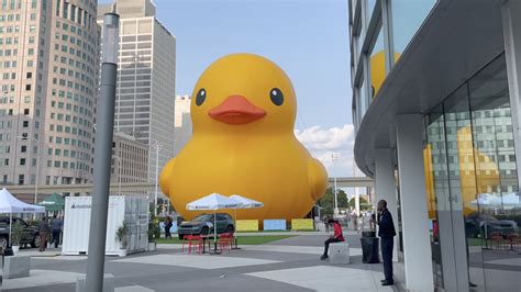 What is 'ducking'? The giant duck outside the Detroit Auto Show explained | Fox News