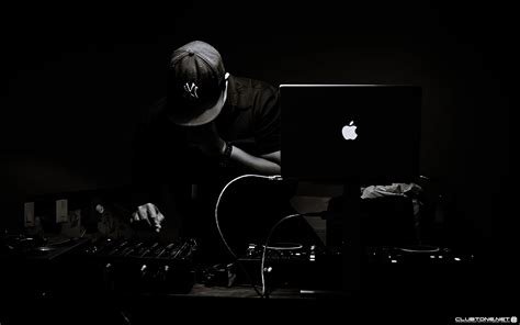 dj play black background