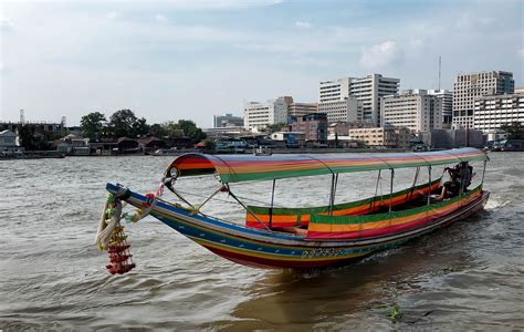 The Ultimate Guide to Navigating the Chao Phraya River