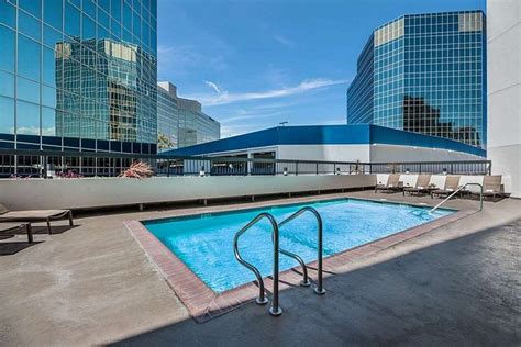 Sonesta Los Angeles Airport LAX Pool Pictures & Reviews - Tripadvisor