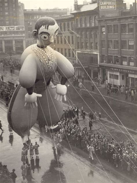 20 Vintage Photos of the Macy's Thanksgiving Day Parade | Mental Floss