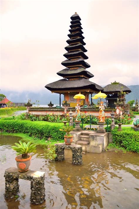 Pura Ulun Danu Bratan Temple Bali : Pura Ulun Danu Bratan - One of the Top Attractions in Bali ...