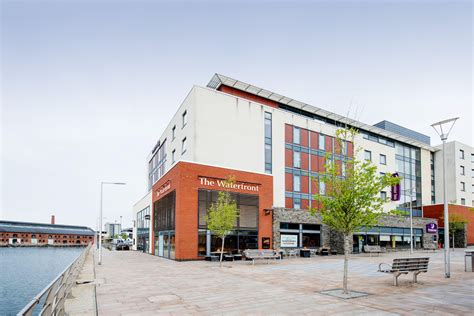 Premier Inn Swansea Waterfront Hotel - Hotels in Swansea SA1 8QY - 192.com