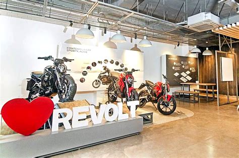 Revolt RV300, RV400 electric bikes price, features, rivals | Autonoid