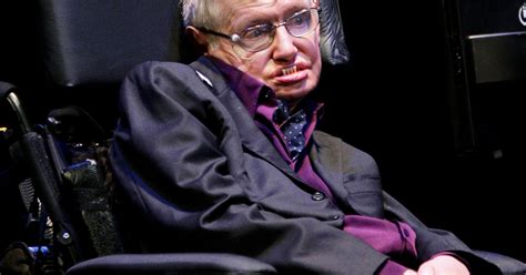 Physicist Stephen Hawking visits L.A. stem cell lab