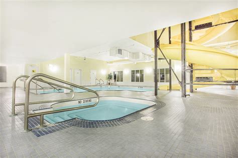 Super 8 by Wyndham Cranbrook Pool Pictures & Reviews - Tripadvisor