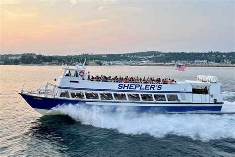 Mackinac Island Ferry - US 103.1