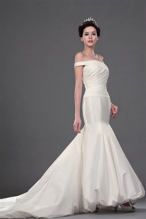 New Anne Hathaway Wedding Gown (01110507a) - eDressit